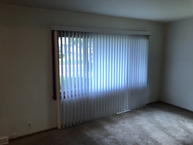 Building Photo - 11635 W Diane Dr