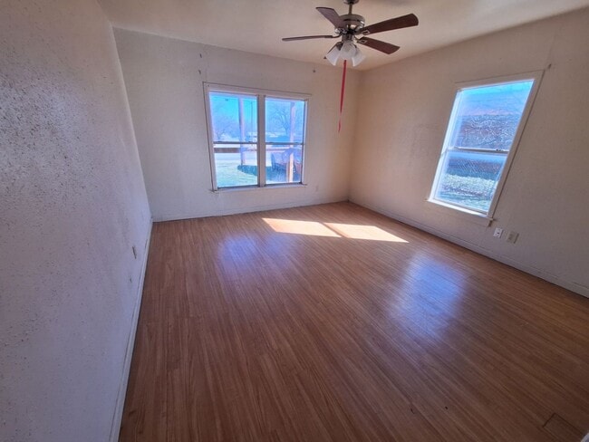 Building Photo - Cute home in Baird