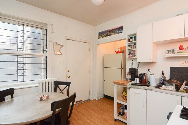 Foto del edificio - 1933 W Crystal St