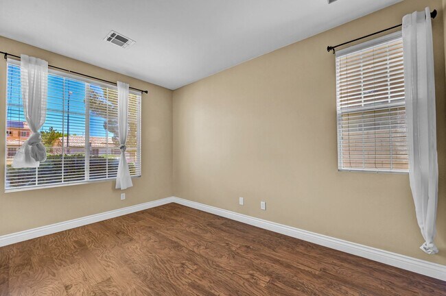 Foto del edificio - A Fabulous 4 Bedroom Home with a Sparkling Pool!!!