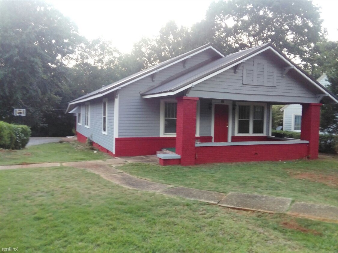 3 br, 2 bath House 705 Central Ave. House for Rent in Talladega, AL
