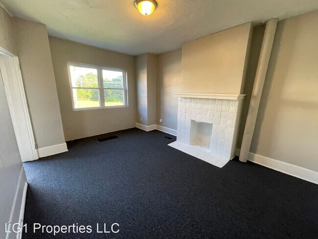 Building Photo - 3 br, 1 bath House - 7320 Woodlawn Avenue