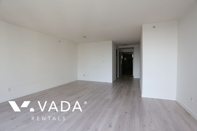 Building Photo - Pacific Place Landmark I Apartment For Ren...
