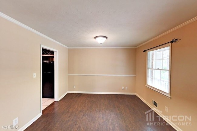 Building Photo - 4135 Jeffrey Dr SW