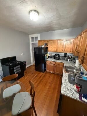 Foto del edificio - 121 Hillside St