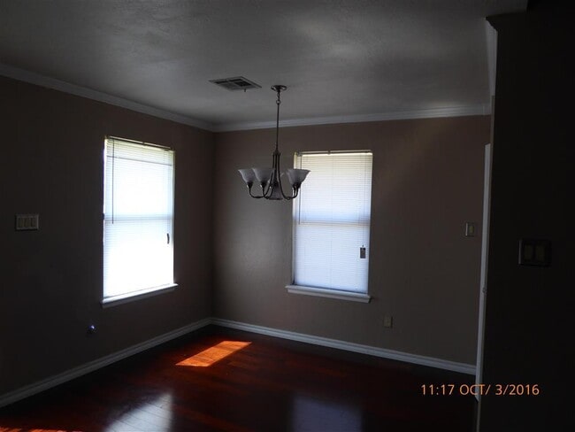 Building Photo - 4018 SW Mesquite Dr