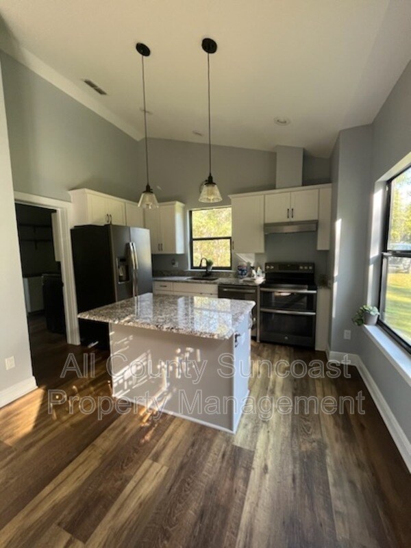 Foto del edificio - 293 Freeman Rd