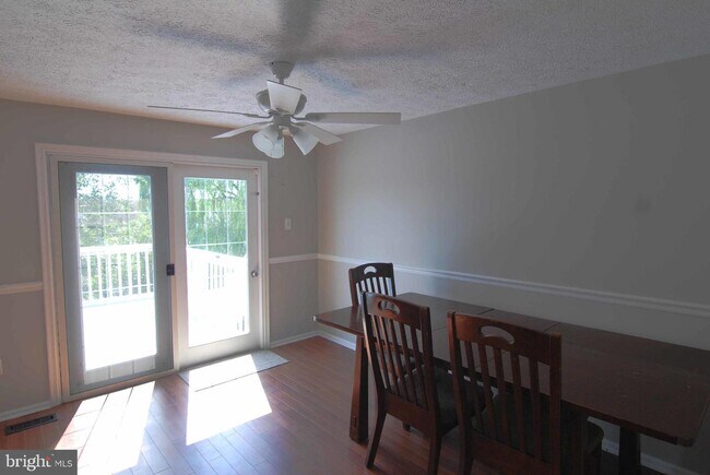 Foto del edificio - 3338 Raccoon Ct