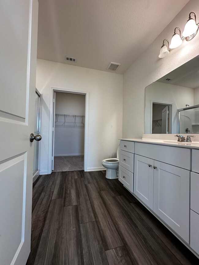 Building Photo - 14432 Woodland Vly