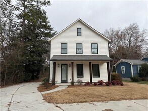Building Photo - 2936 Cherokee Rd