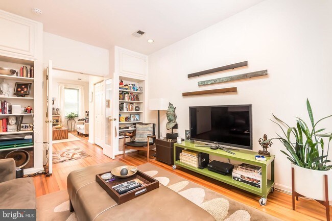 Foto del edificio - 1118 Rhode Island Ave NW