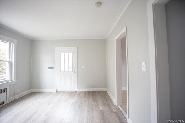 Foto del edificio - 359 E Chester St