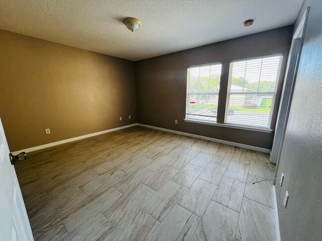 Building Photo - 5908 Brice Ct