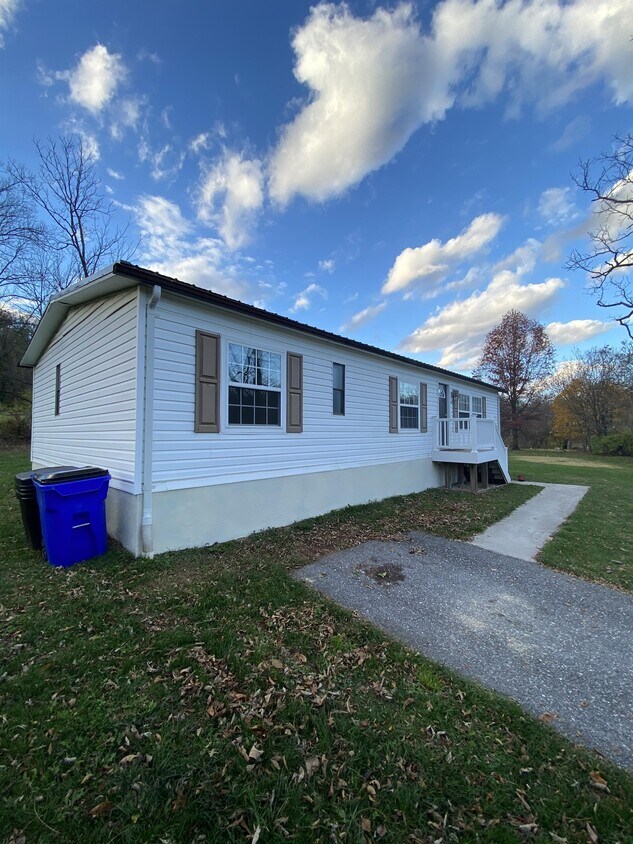 12402 Catoctin Furnace Rd, Thurmont, MD 21788 House Rental in