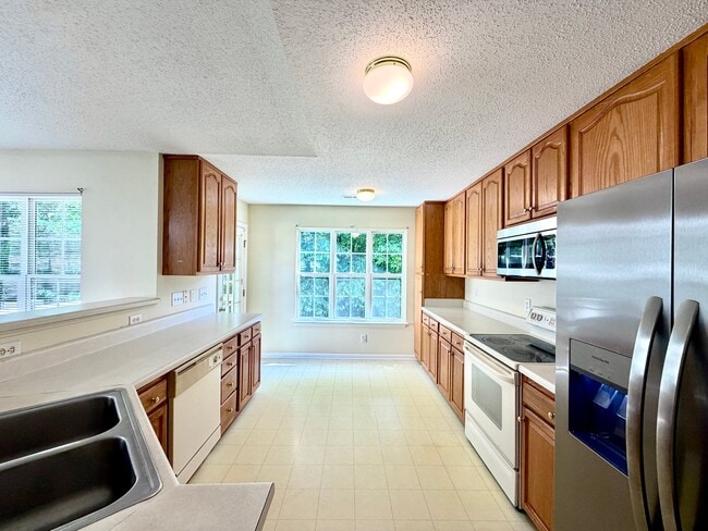 Foto del edificio - 1118 Satinwood Dr