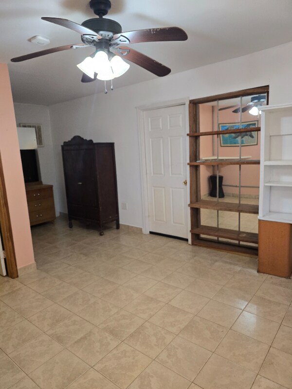 Foto del edificio - 324 S French Broad Ave