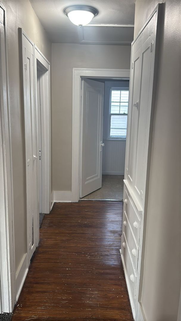 Foto del edificio - 1720 Barrows St