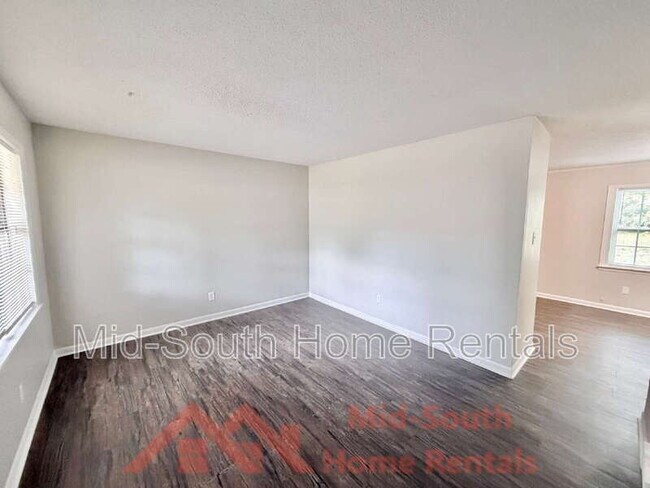 Foto del edificio - 3231 Harvester Ln