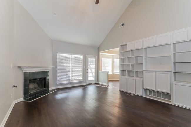 Building Photo - 9093 Weeping Cherry Ln