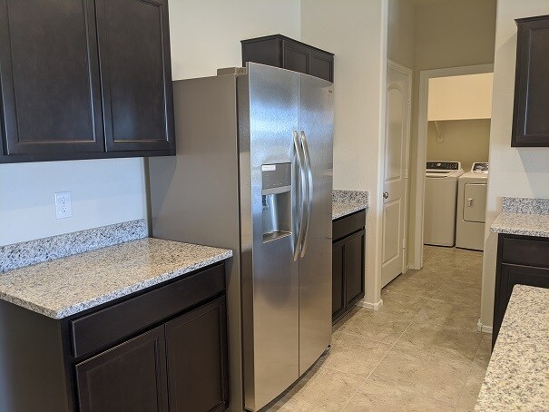 Building Photo - 36488 W Barcelona Ln