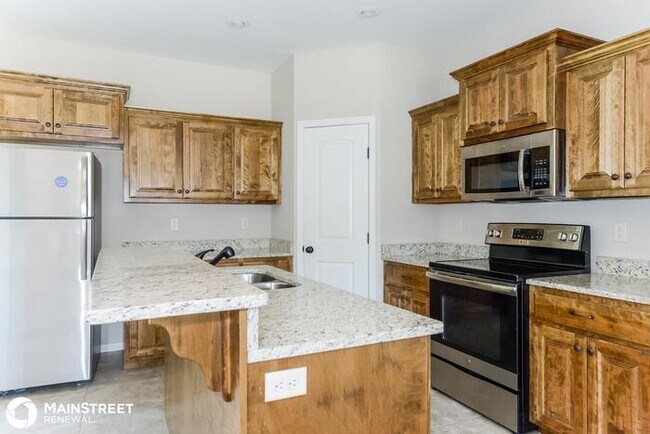 Foto del edificio - 1400 NW Hilltop Ln, Grain Valley, MO 64029