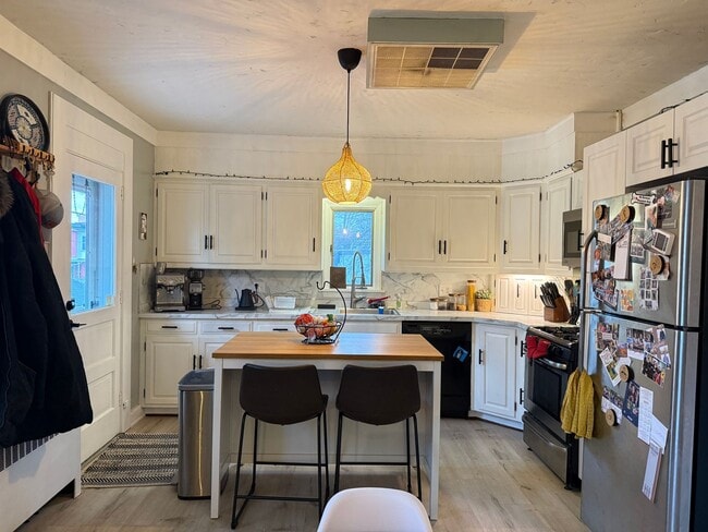 Foto del edificio - Charming 3 bedroom Apartment in Prime Lancaster City Location - HEAT INCLUDED!