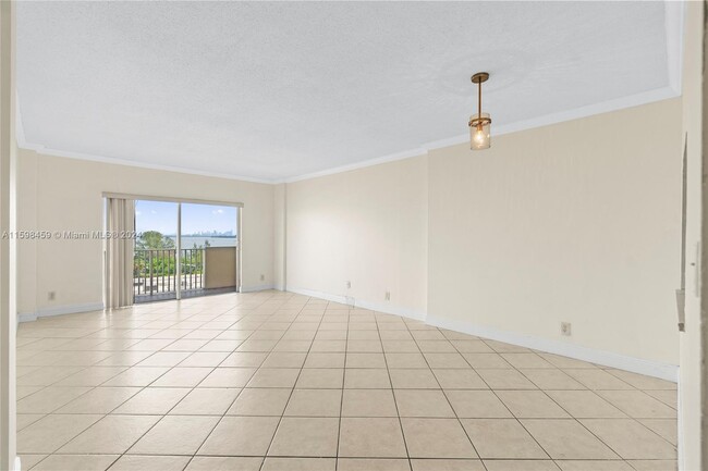 Foto del edificio - 1455 N Treasure Dr