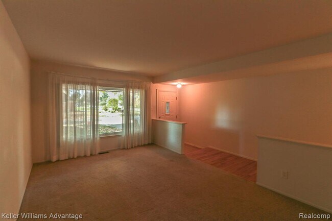 Foto del edificio - 38372 Roycroft Ct