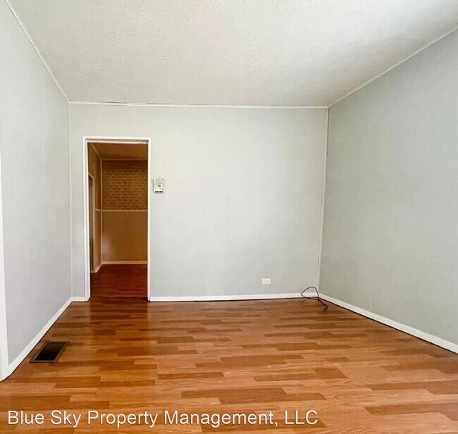 Building Photo - 2 br, 1 bath House - 2220 E Dartmouth Ave
