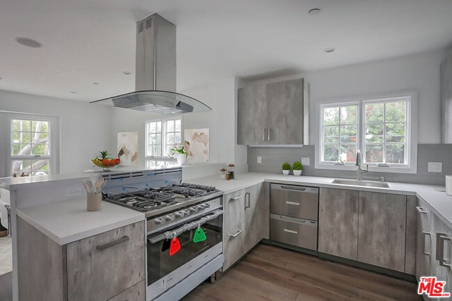 Foto del edificio - 1105 Alta Loma Rd