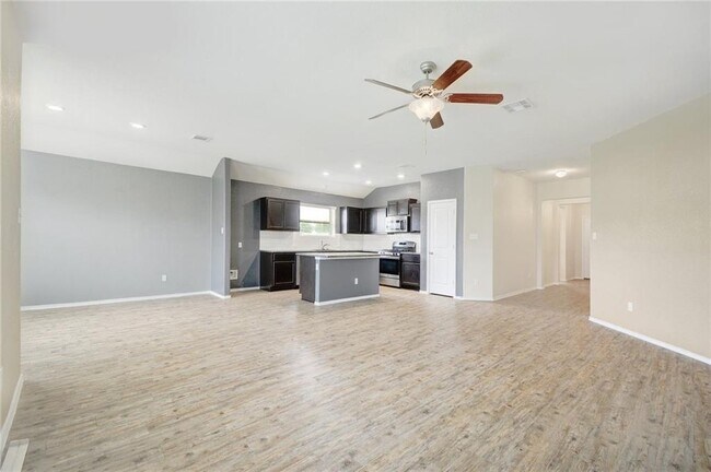 Foto del edificio - 21716 Windmill Ranch Ave