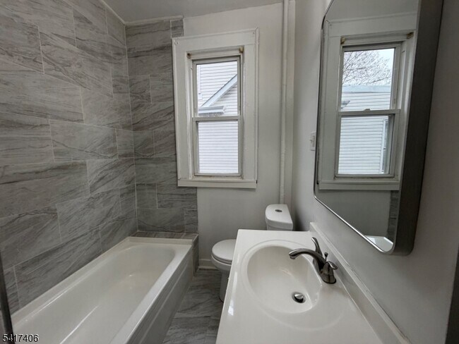 Building Photo - 205 Chancellor Ave