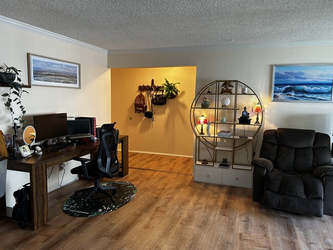Building Photo - 1115 Huntmaster Ter NE