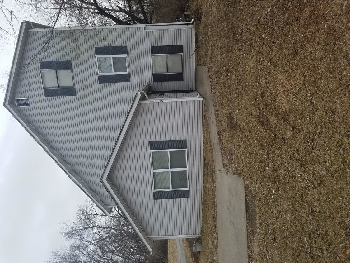 Primary Photo - 4219 E 60th Terrace