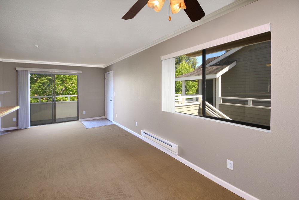 Living room - 41 Grandview St