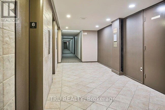 Building Photo - 20 Chesterton Dr