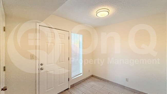 Photo - 1712 E Pepper Cir House