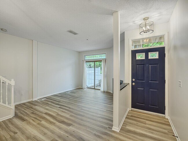 Foto del edificio - 8432 Cortland Rd