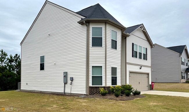 Building Photo - 166 Goodall Woods Dr