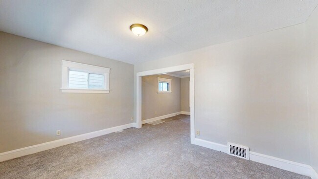 Foto del edificio - Cudell Area - 3 Bedroom - 1 Bath - Single ...