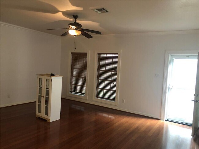 Building Photo - 1031 Birnham Woods Blvd