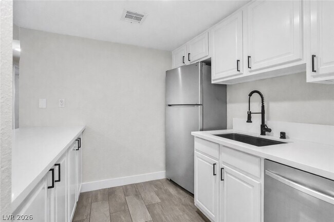 Foto del edificio - 5009 Indian River Dr