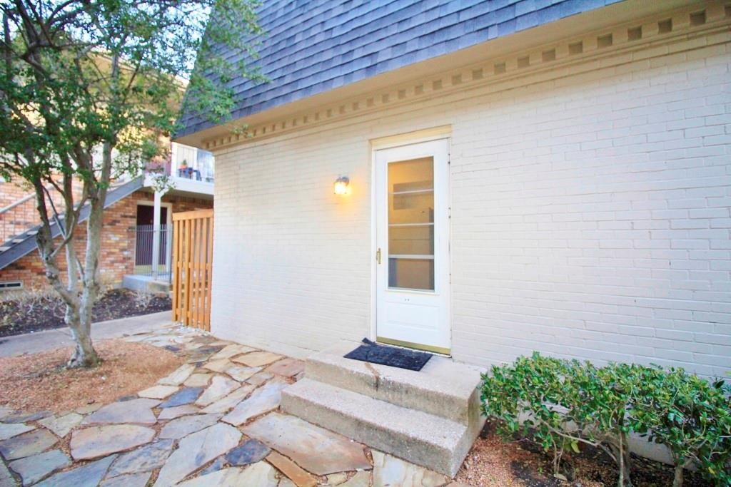Primary Photo - 5311 Fleetwood Oaks Ave
