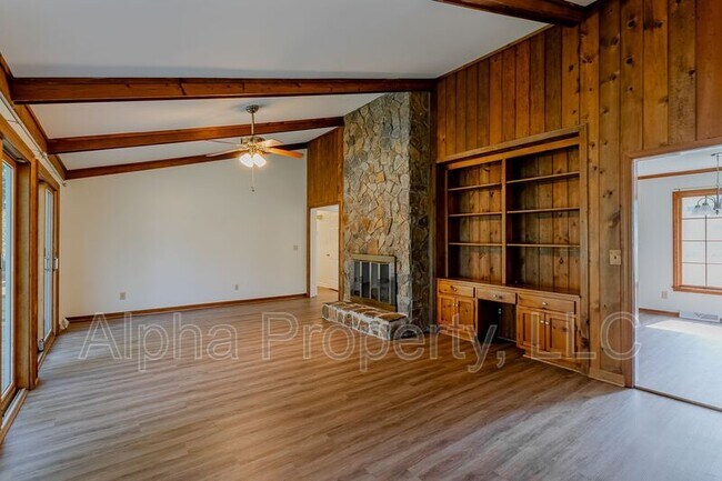 Foto del edificio - 106 Steeplechase Ct
