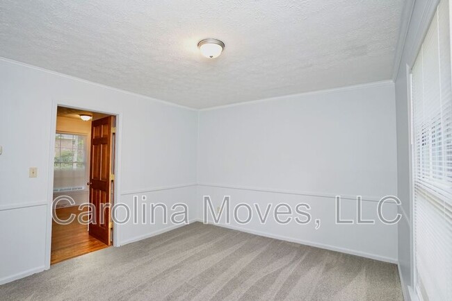 Foto del edificio - 204 Overcreek Rd