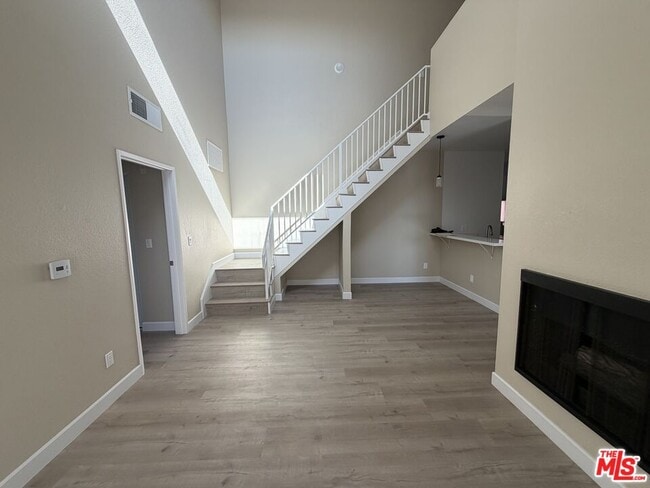 Building Photo - 156 S Oak Knoll Ave