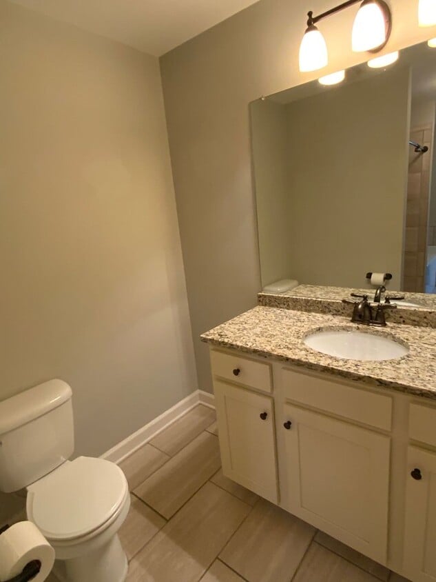 Primary Photo - Great 2bd 2.5ba Townhome in Germantown