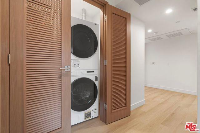 Foto principal - 11025 Blix St