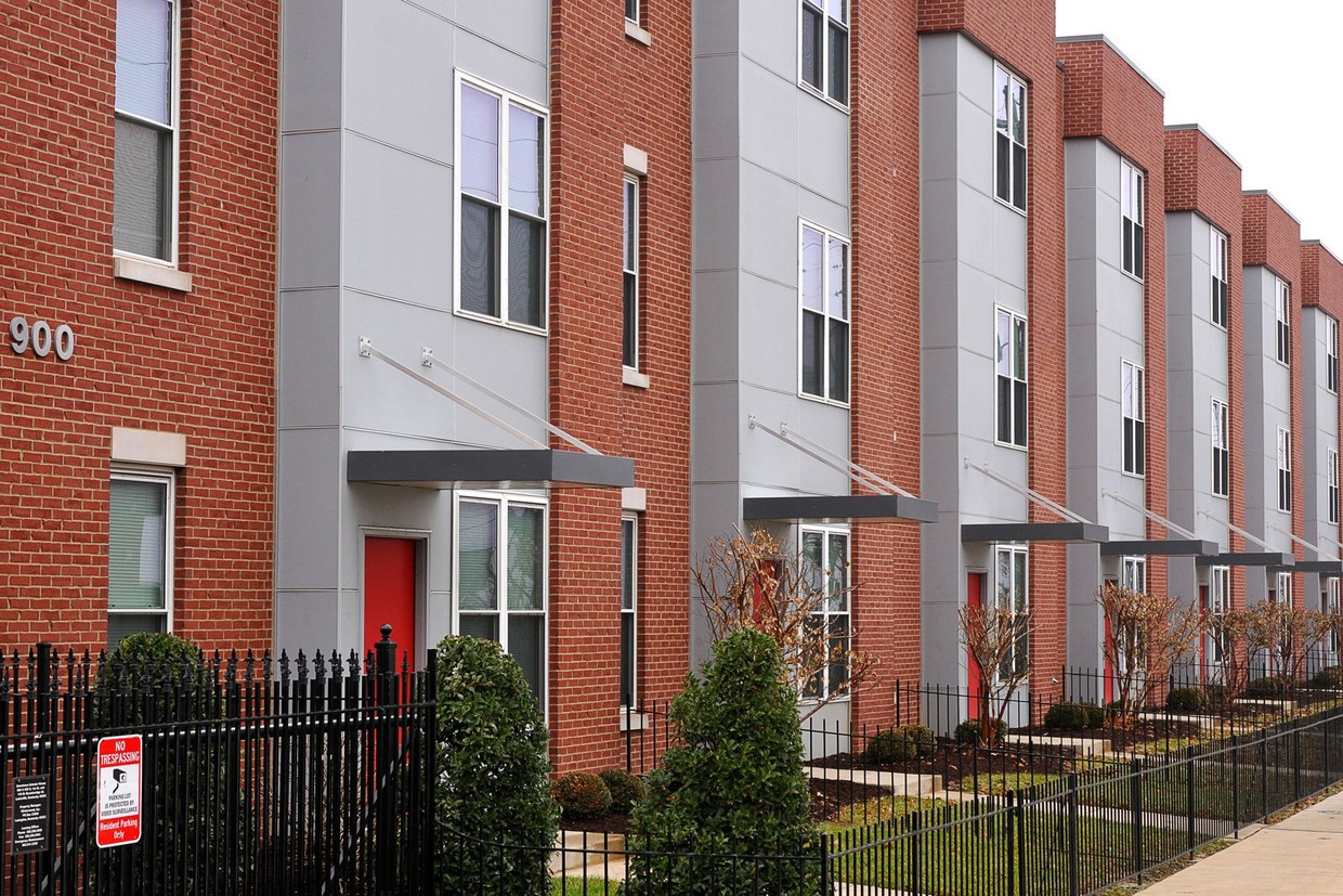 Primary Photo - Downtown Scholar House