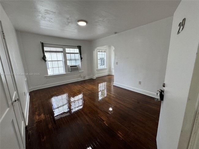 Foto del edificio - 177 NE 50th St